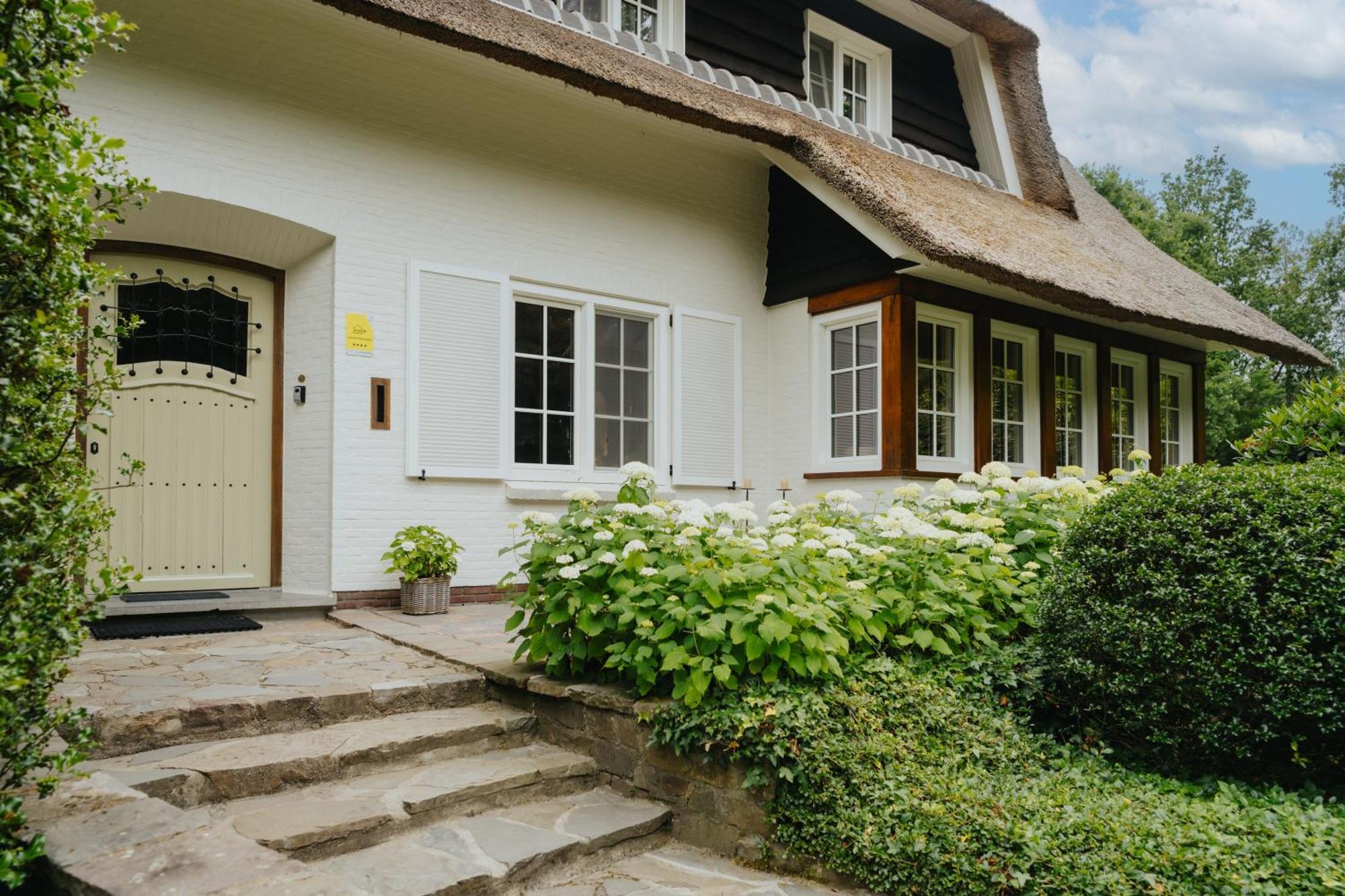 De zandberg Vakantiewoning NeerNeerpelt Buitenkant foto